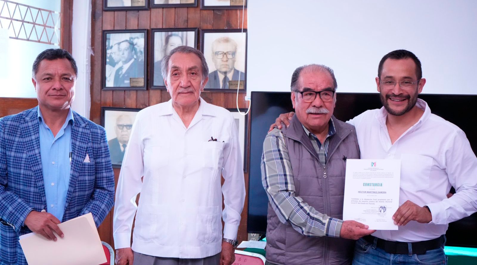 Avalan candidatura de Héctor Martínez a diputación del Distrito VII